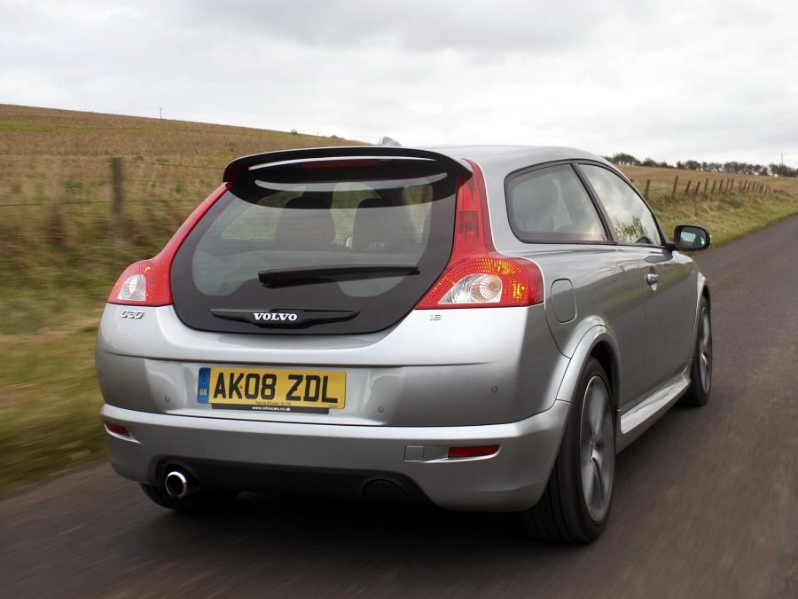  Volvo C30 R-Design 2008 года  (UK) (фото 4 из 21)
